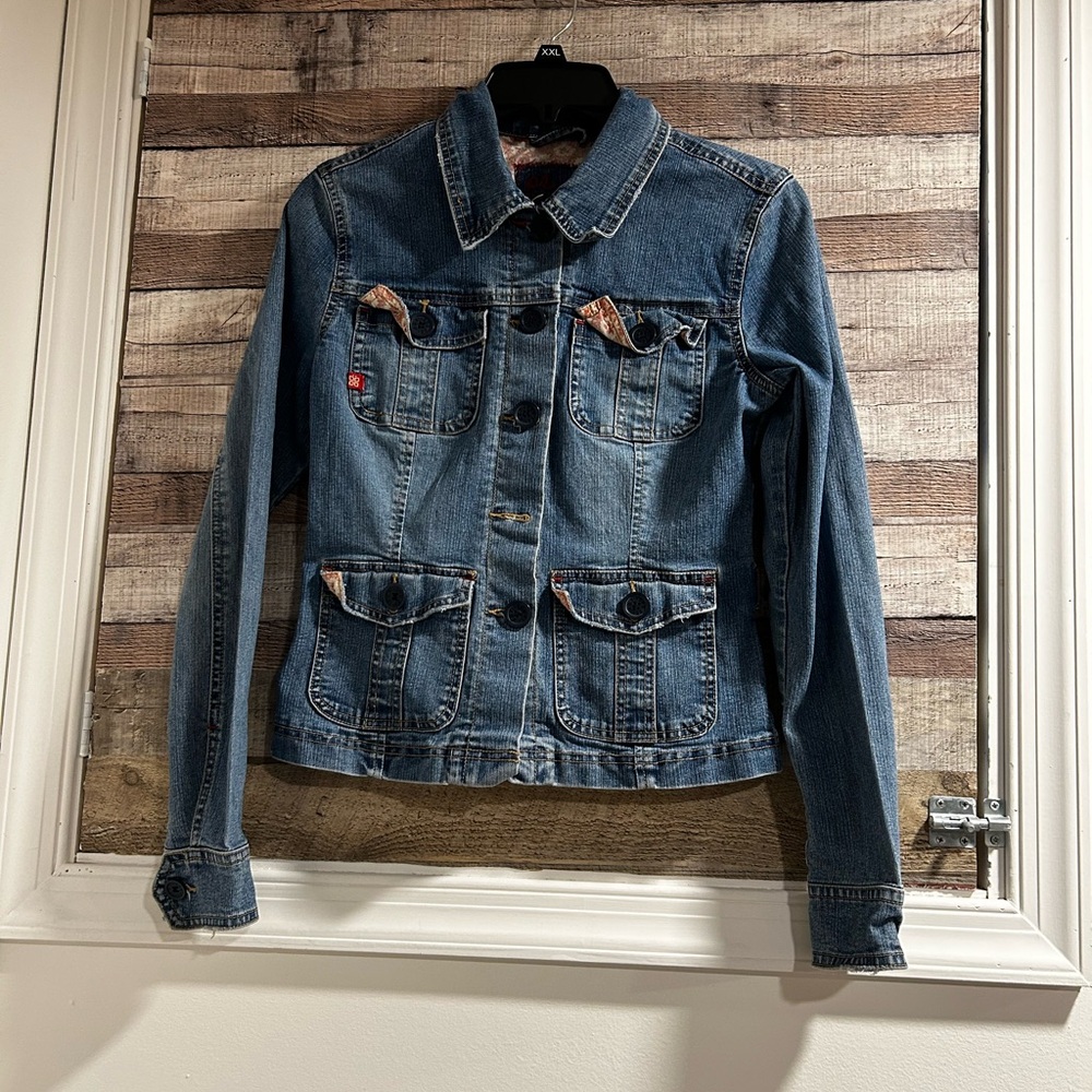 Vintage Plugg Women’s Denim Jacket